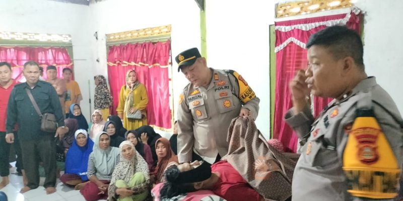 Sigap, Polsek Terawas Polres Musi Rawas Terjun Langsung Identifikasi Korban Bunuh Diri Diduga Gantung Diri