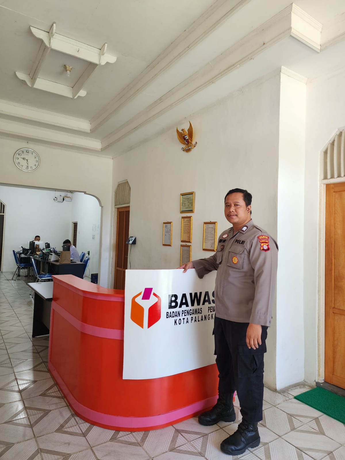 Jaga Tahapan Pilkada, Polresta Palangka Raya Lakukan Pam di Kantor Bawaslu Kota
