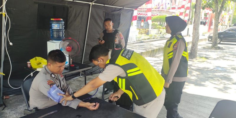 Rumkit Bhayangkara Berikan Pelayanan Kesehatan Dan Vitamin Kepada Pam Pemilukada 2024