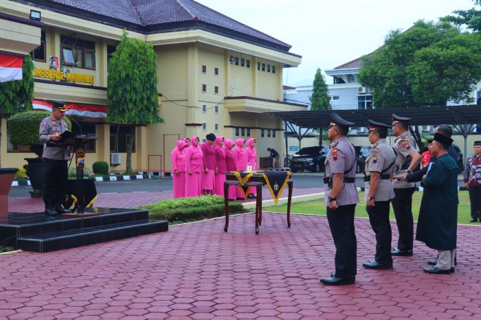 Kapolres Pimpin Upacara Sertijab Kapolsek Doro dan Pelantikan Kapolsek Wiradesa Serta Kedungwuni