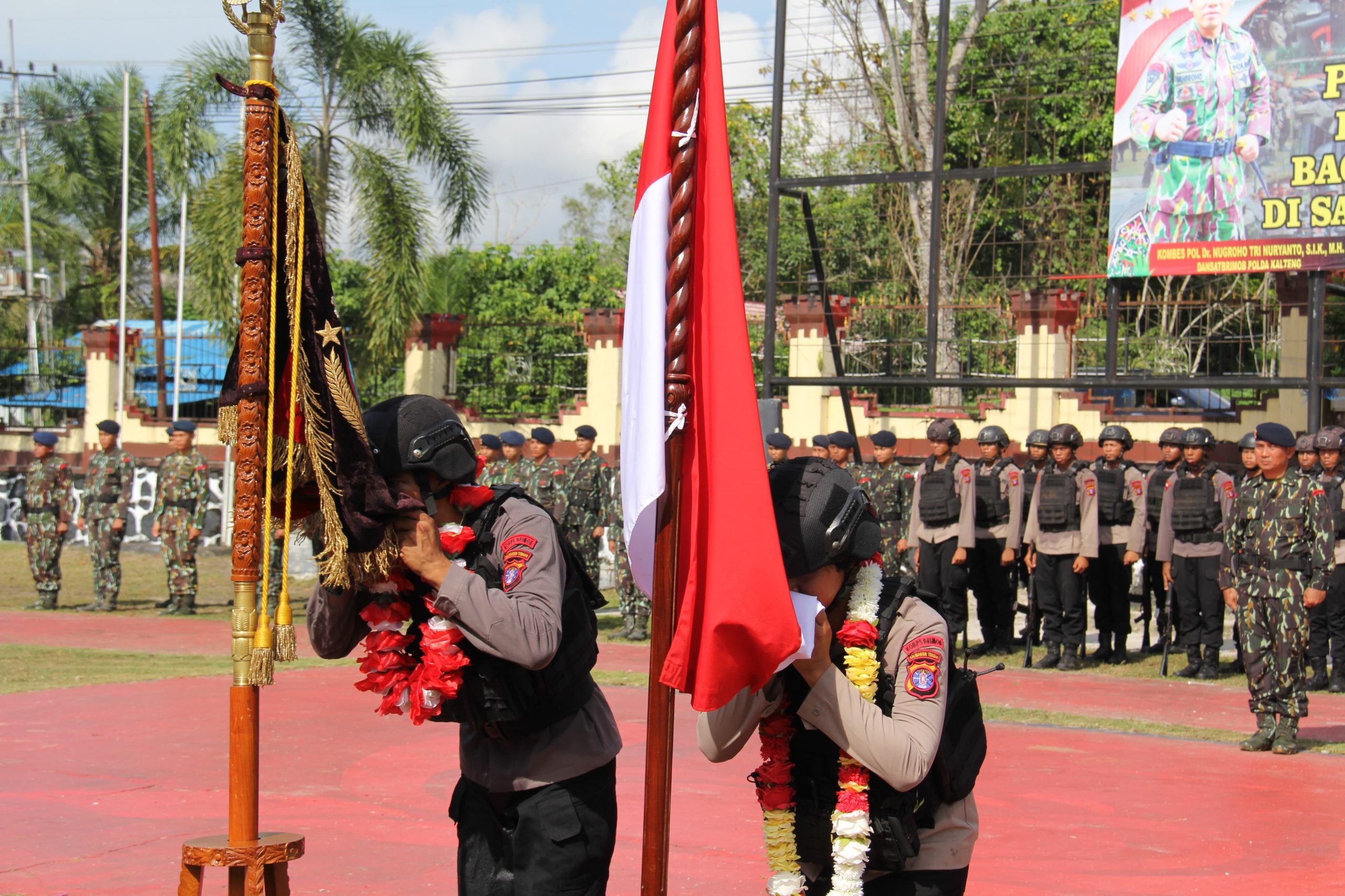 Brimob Kalteng Gelar Upacara Tradisi, Sambut 25 Bintara dan 8 Tamtama Remaja