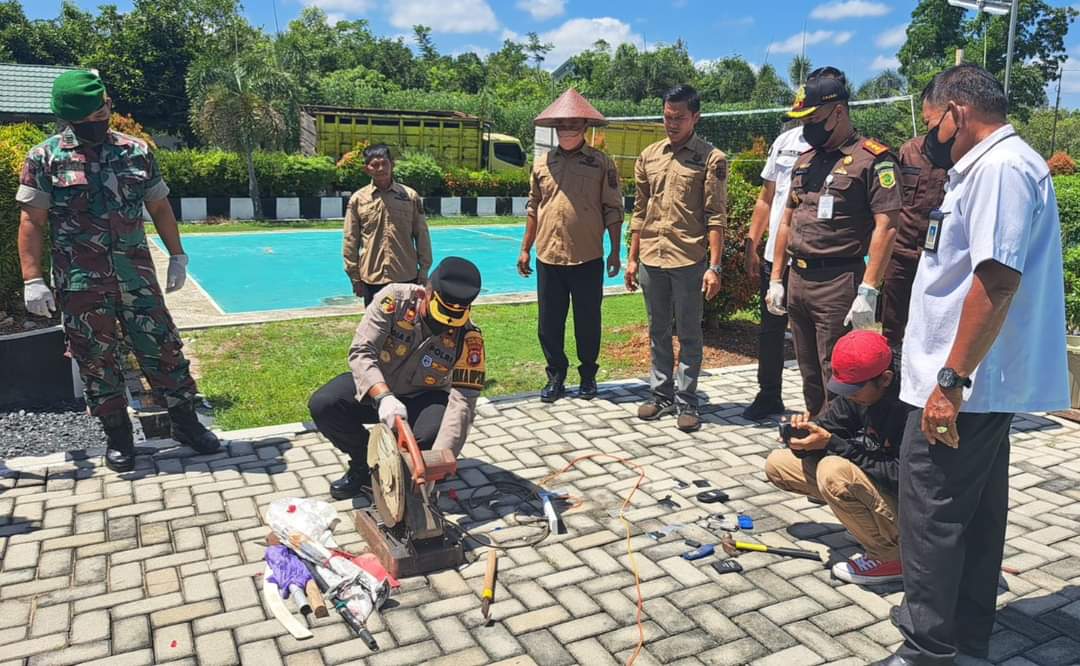 Wakapolres Pulpis Hadiri Pemusnahan Barang Bukti Bersama Forkompimda di Kejaksaan Negeri Pulang Pisau