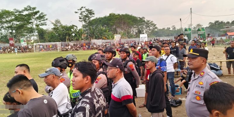 Puluhan Aparat Gabungan Amankan Laga Final Turnamen Sepakbola Salakbrojo Cup