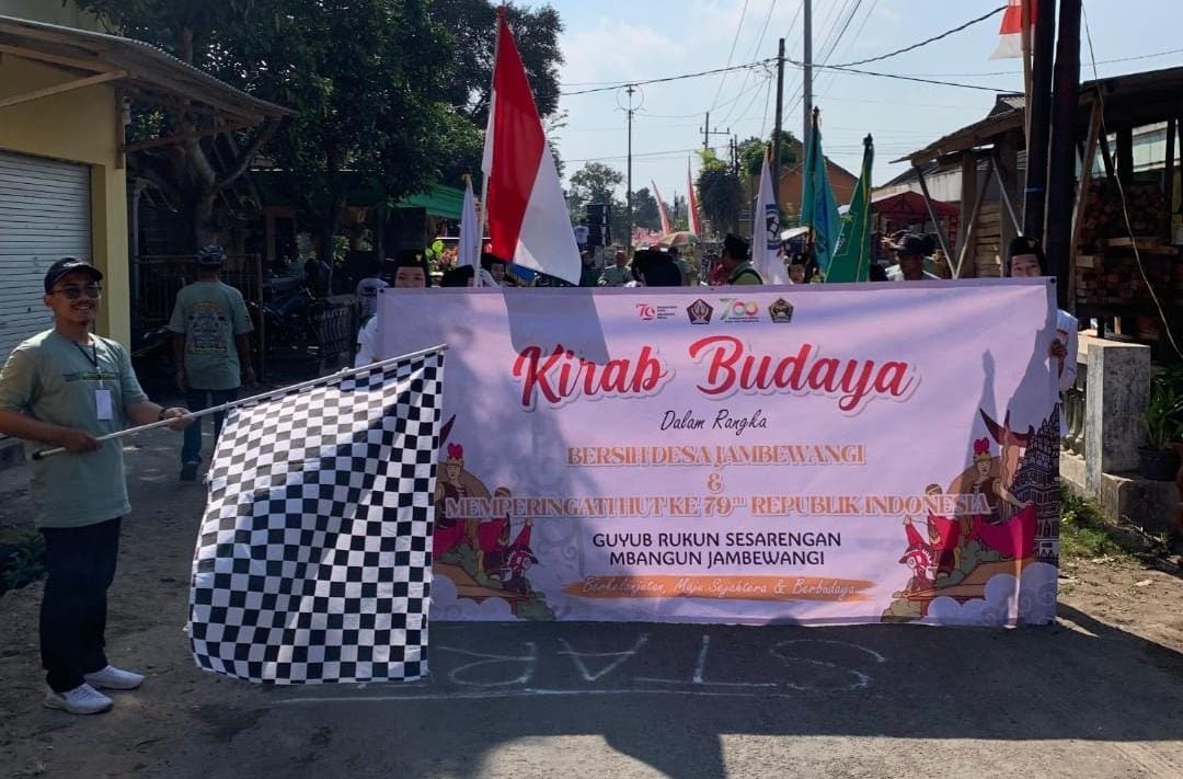 Pemdes Jambewangi Gelar Kirab Budaya Dalam Rangka Bersih Desa Dan HUT RI Ke 79