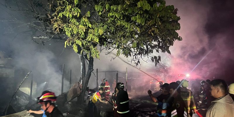 Polresta Palangka Raya Datangi TKP Kebakaran Rumah di Jalan Kutilang