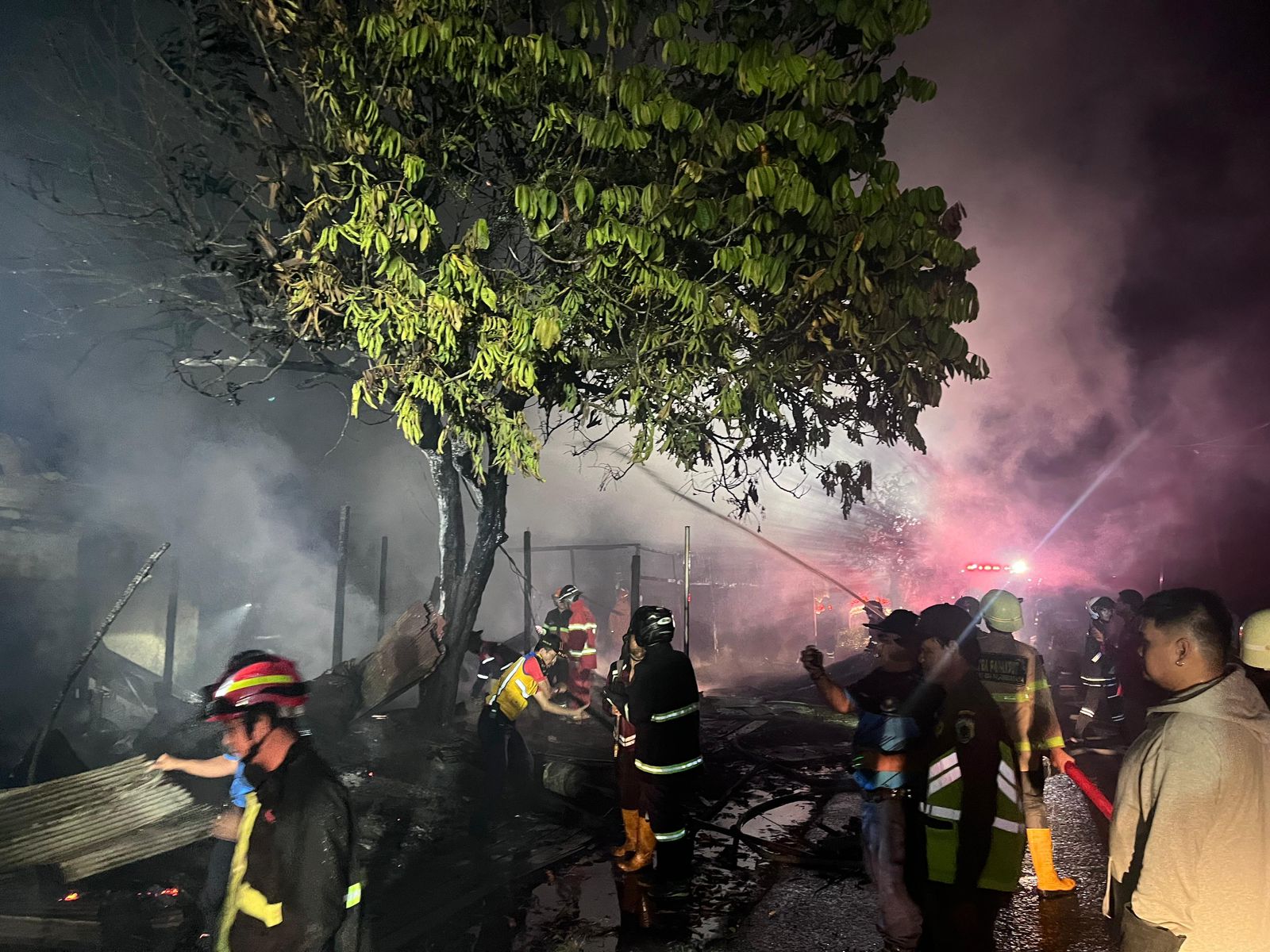 Polresta Palangka Raya Datangi TKP Kebakaran Rumah di Jalan Kutilang
