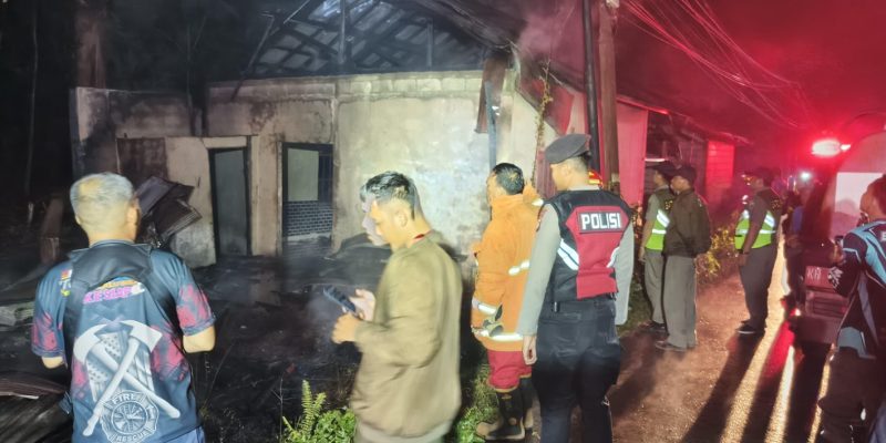 Satsamapta Polresta Palangka Raya Tinjau Lokasi Kebakaran Jalan Badak XXII