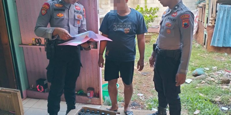 Puluhan Botol Ciu dan Arak Diamankan Polres Pekalongan di Sebuah Tempat Kos