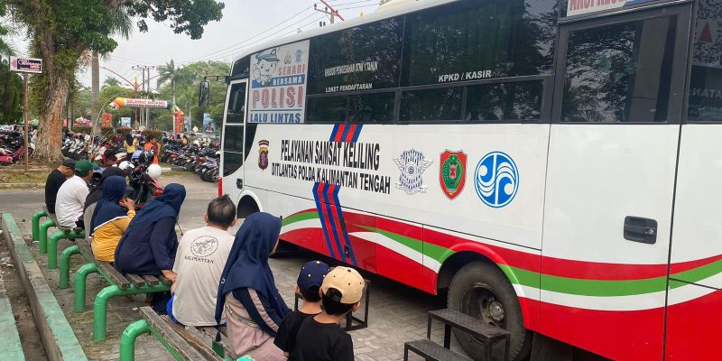 Ditlantas Polda Kalteng Beri Pelayanan SAMSAT Keliling di CFD Palangka Raya
