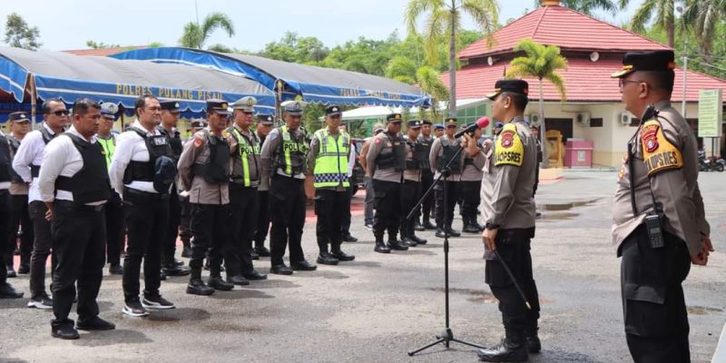 Pimpin Apel Kesiapan Pengamanan Pengundian Nomor Paslon Bupati dan Wakil Bupati, Kapolres Pulang Pisau Berikan Arahan kepada Personelnya