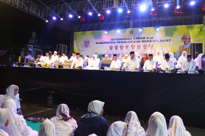 Ratusan Aparat Kepolisian Amankan Pengajian Umum Kabupaten Pekalongan Bersholawat