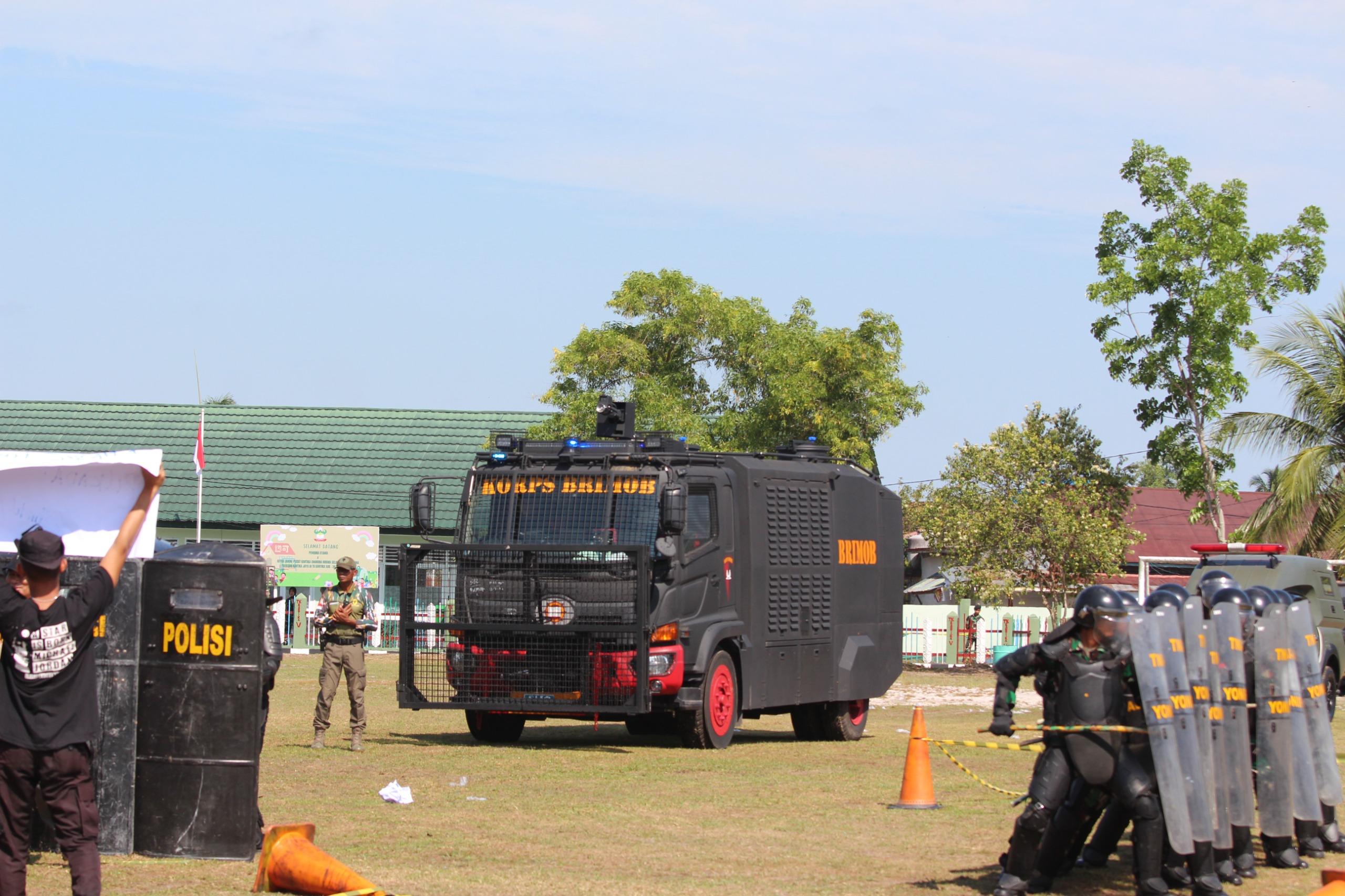 Sambut Kunker KASAD, Brimob Kalteng Gelar Latihan PHH Bersama TNI