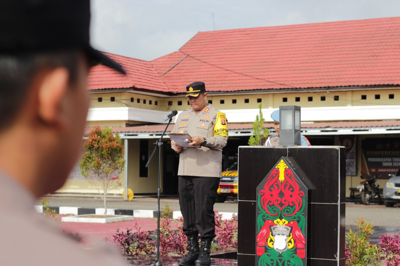 Kapolres Gunung Mas Pimpin Apel Pagi, Tekankan Netralitas dan Bijak Bermedia Sosial