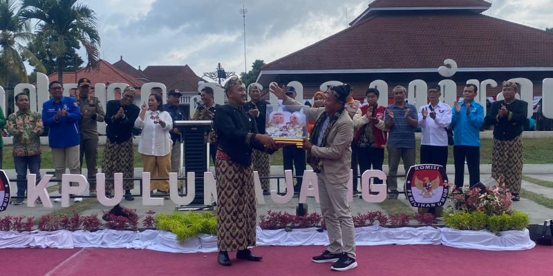 EO Asli Lumajang Sajikan Kirab Maskot KPU Lumajang Sangat Apik
