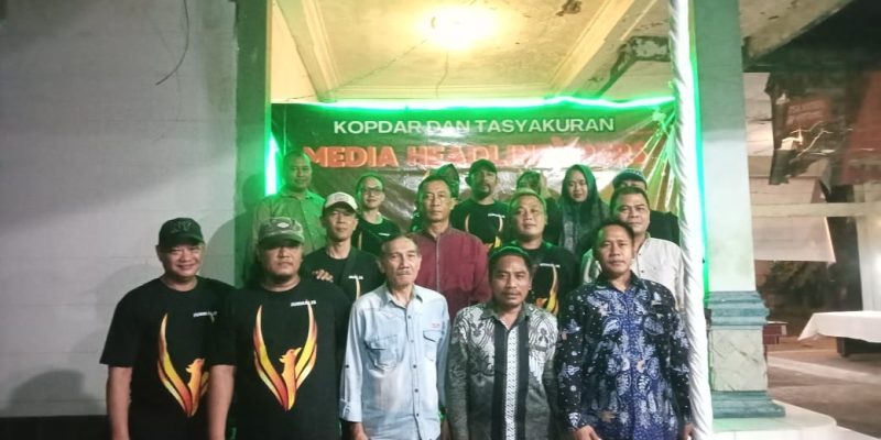 Malam Tasyakuran Terbitnya Media Online HeadlineXpers di Pelataran Jatim