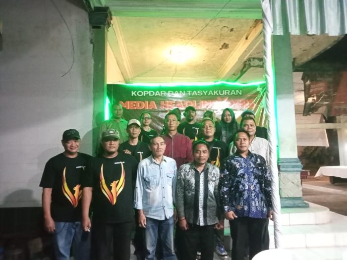 Malam Tasyakuran Terbitnya Media Online HeadlineXpers di Pelataran Jatim
