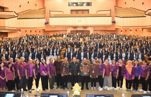 Anggota MPR Kelompok DPD Dapil Bali Ajak Generasi Muda Berprestasi Lebih Tinggi