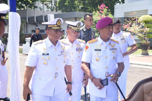 Danlantamal VI Makassar Hadiri Sertijab Danguskamla Koarmada II, Danlantamal V Dan Dansat Kapal Amfibi Koarmada II Di Surabaya