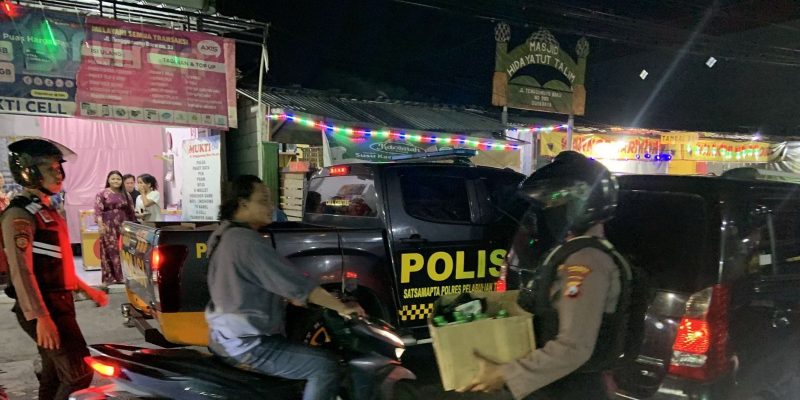 Satuan Samapta Polres Pelabuhan Tanjung Perak Amankan 3.667 Botol Miras Dari Toko Klontong Di Tenggumung Baru