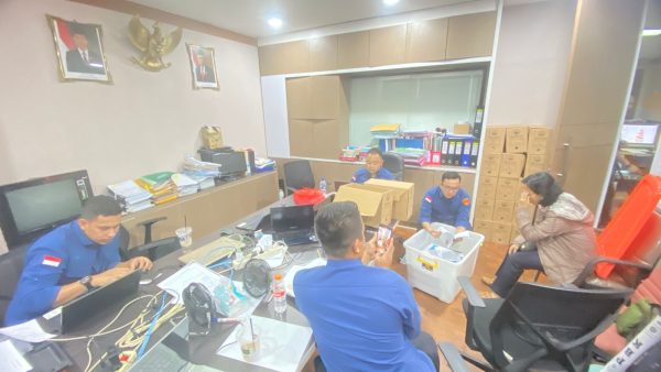 Penggeledehan Di Kantor KLHK Jakarta