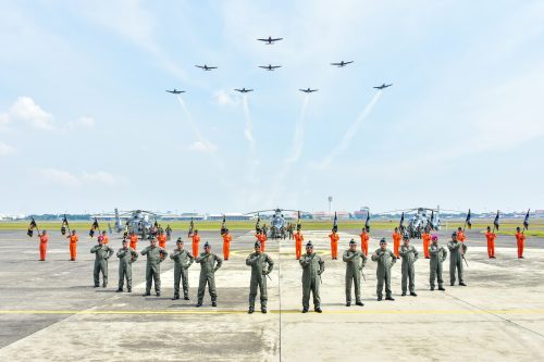 11 Pati TNl AL Terima Brevet Kehormatan Penerbangan TNl Angkatan Laut