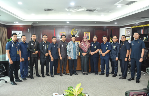 Menerima Solidaritas Hakim Indonesia, HNW : Prihatin Dengan Kondisi Hakim