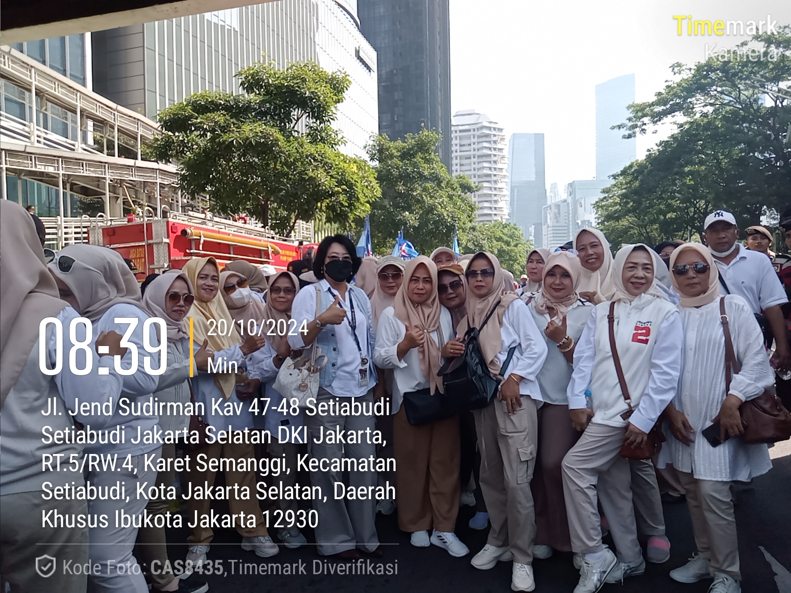 Hj.Nina Heltina Ikut Partisipasi Mengajak Beberapa Warganya Ke Acara Pelantikan Presiden RI Prabowo Subianto.