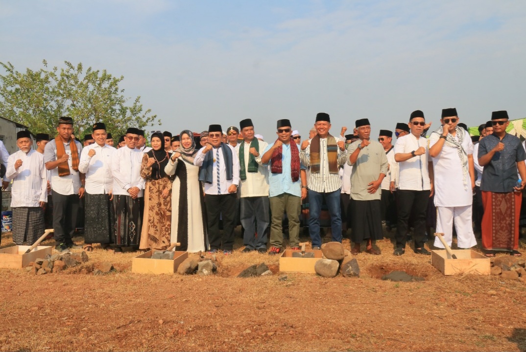 Peringati HSN 2024, PJs Bupati Jazuli Lakukan Peletakan Batu Pertama Pembangunan Pondok Pesantren Al Amin 3