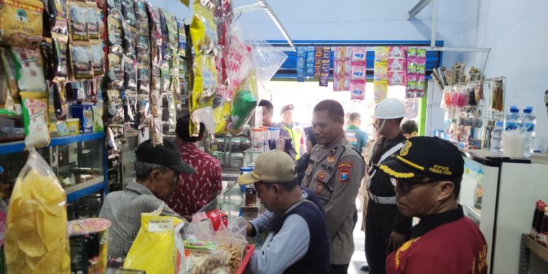 Sidak Satpol PP Kota Mojokerto Bersama Tim Gabungan Mencegah Peredaran Produk Rokok Bercukai Ilegal
