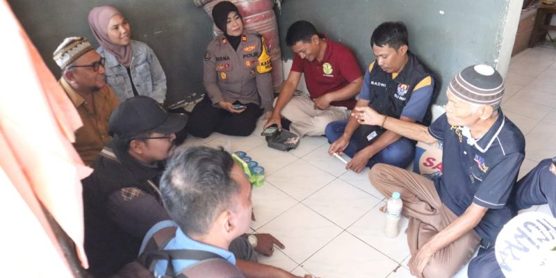 HUT Humas Polri ke 73 Tahun, Kasi Humas Beserta Pokja Polres Bangkalan Anjangsana ke Rekan Media Yang Lagi Sakit