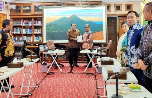 Diterima Hangat SBY, Pimpinan MPR Sampaikan Undangan Pelantikan Presiden dan Wapres RI