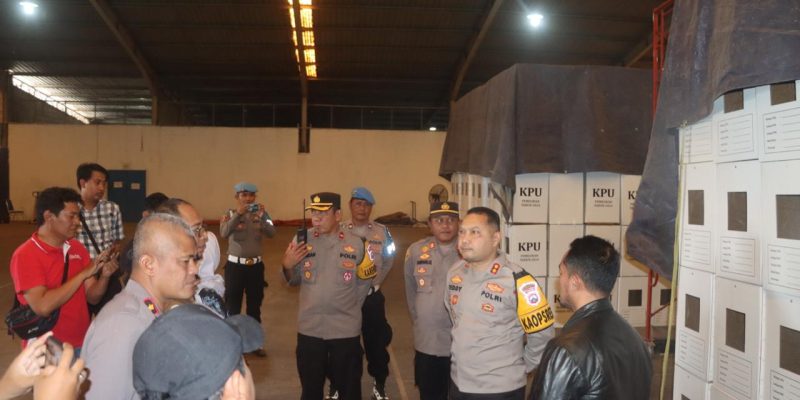 Kapolres Pasuruan Cek Gudang Logistik KPU