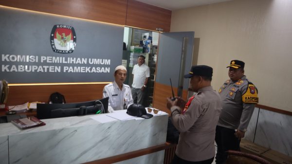 Kapolres Pamekasan Cek Kantor KPU dan Gudang Logistik Pastikan Kesiapan Pilkada 2024 Aman