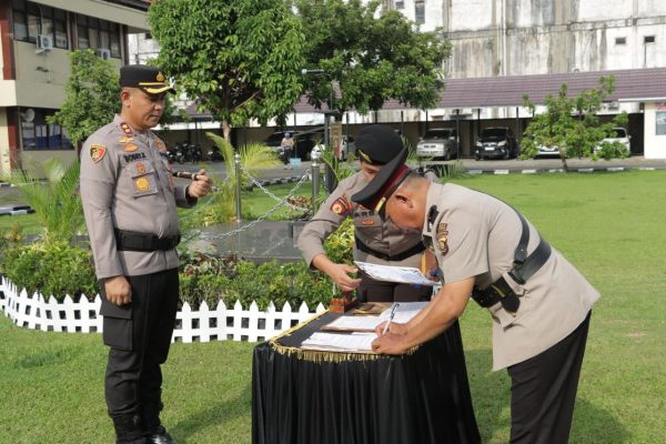 Kapolres Lubuk linggau AKBP Bobby Kusumawardhana Melaksanakan Kegiatan Serah Terima Jabatan