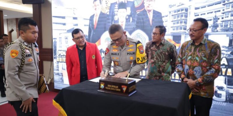 Polda Jatim Bersama Perguruan Tinggi Tandatangani Perjanjian Kerjasama Tingkatkan SDM Unggul Bagi Anggota Polri