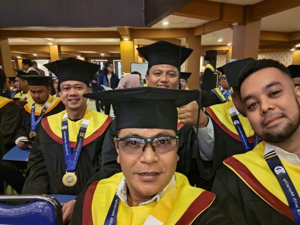 Pengacara Prof. Dr. Oscarius Wijaya, Bertambah Gelar Cumlaude Unair