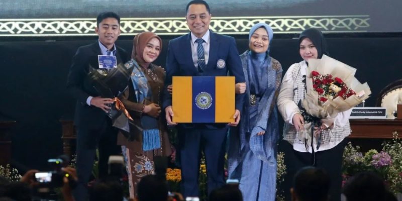 Eri Cahyadi Lulus Cumlaude dalam Sidang Terbuka Doktor di Unair