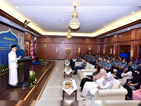 Prajurit Kolinlamil Meneladani Akhlak Nabi Muhammad SAW Melalui Peringatan Maulid Nabi Muhammad SAW 1446 H/2024 M