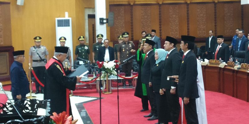 Sidang Paripurna Pimpinan Definitif DPRD Kota Surabaya Resmi Dilantik