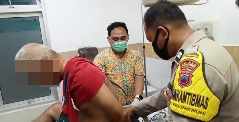 Respon Cepat Bhabinkamtibmas Polsek Kedungwuni Tangani ODGJ Yang Mengamuk