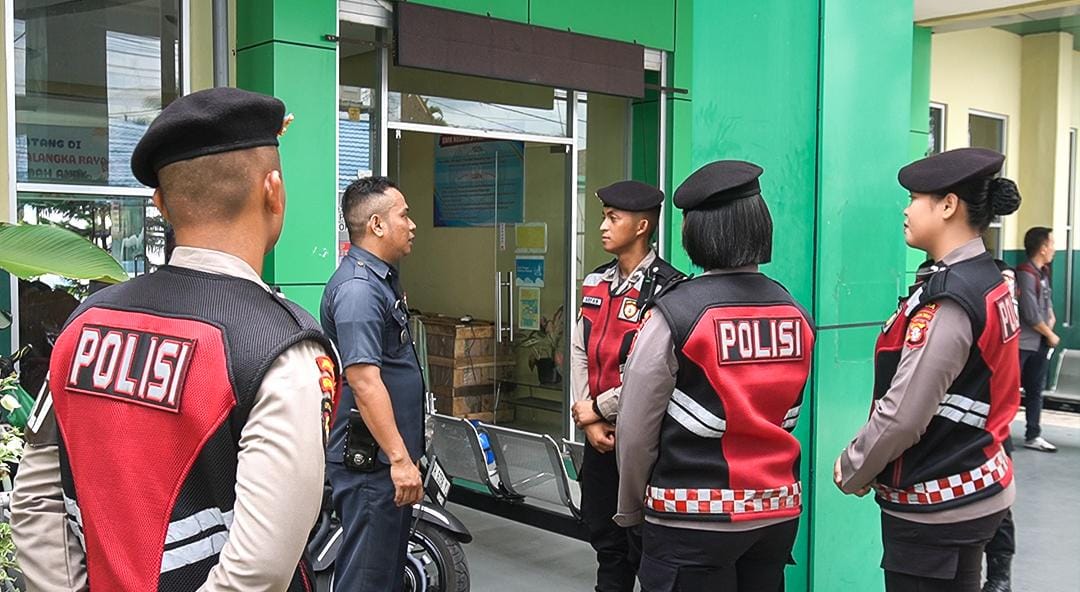 Ditsamapta Polda Polda Kalteng Gelar Patroli Dialogis Sembari Berbagi