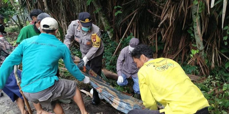 Polsek timpah Laksanakan Kerja Bakti Bersama Warga dalam Rangka World Clean Up Day Tahun 2024,