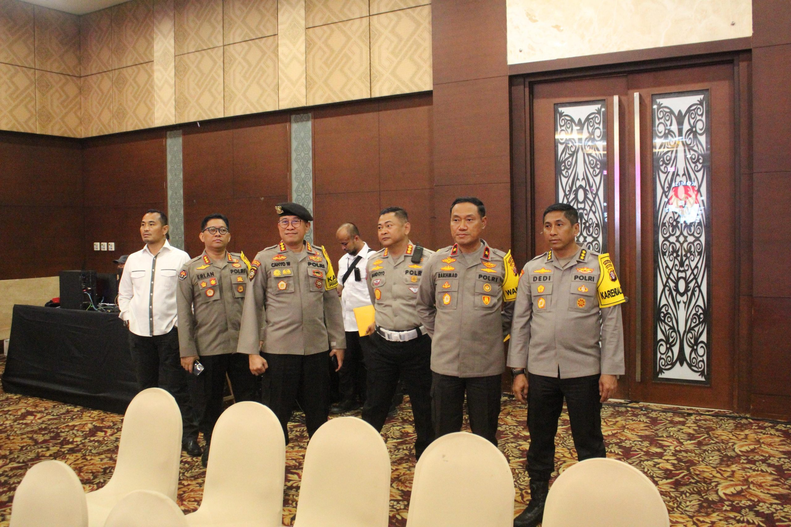 Situasi Kondusif di Debat Perdana Cagub dan Cawagub, Kapolda Kalteng Apresiasi Partisipasi Masyarakat Jaga Kamtibmas