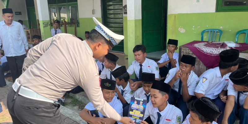 Police Goes to School, Satlantas Polres Pekalongan Ajak Siswa-Siswi MTs Ma’ arif Karanganyar Tertib Berlalu Lintas