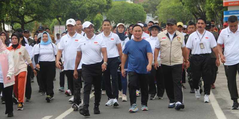 Wakapolda Kalteng Hadiri Jalan Sehat dan Silaturahmi Kebangsaan Korem 102 PJG