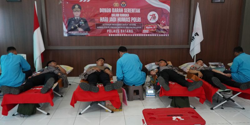 Donor Darah Serentak HUT ke-73 Humas Polri, Polres Batang Bersama TNI dan Wartawan Sumbang 31 Kantong Darah