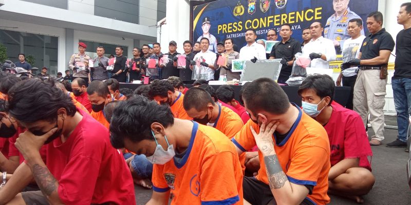 Polsek Jajaran Polrestabes Surabaya Berhasil Ungkap 77 kasus Dan 62 Tersangka di Amankan