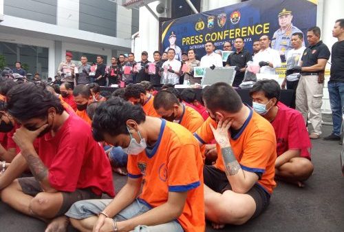 Polsek Jajaran Polrestabes Surabaya Berhasil Ungkap 77 kasus Dan 62 Tersangka di Amankan