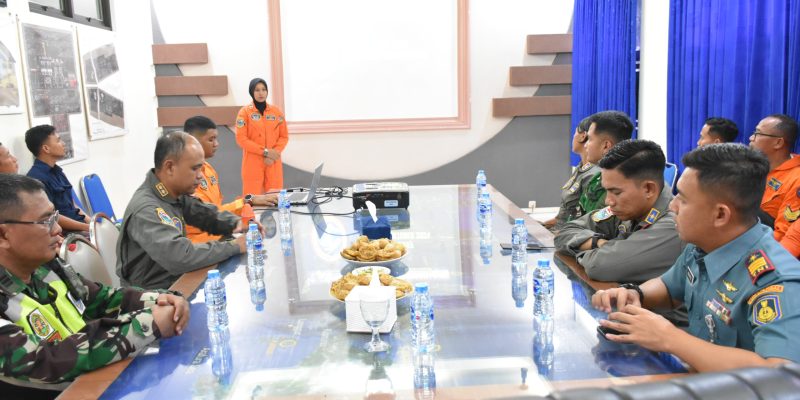 Skuadron Udara 800 Wing Udara 2 Asah Kemampuan Terbang Malam dan Convercy Training