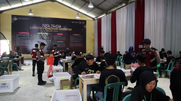 Ciptakan Pilkada Aman, Damai dan Kondusif, Polres Musi Rawas Bersama Stakeholders Kawal Pelipatan Surat Suara